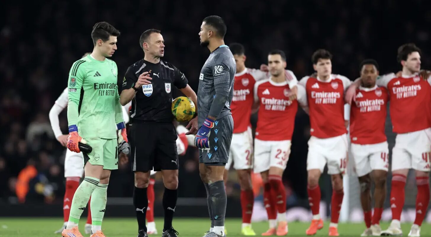 Arsenal broke through to the semi-final of the League Cup, defeating Crystal Palace in a prolonged penalty series